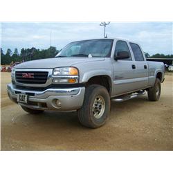 2005 GMC 2500 HD 4X4 PICKUP