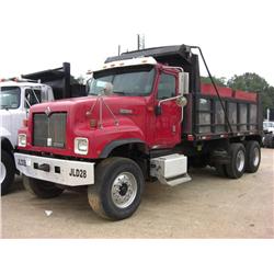 2001 INTERNATIONAL 5500 T/A DUMP