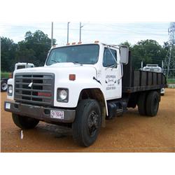 1988 INTERNATIONAL 1954 S/A FLATBED DUMP