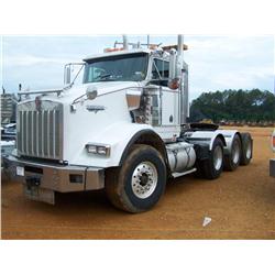 2003 KENWORTH T800 TRI-AXLE TRUCK TRACTOR