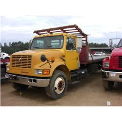1995 INTERNATIONAL 4900 S/A ROLLBACK TRUCK