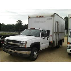 2004 CHEVORLET 3500 VAN TRUCK