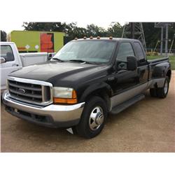 2001 FORD F350 DUALLY PICKUP