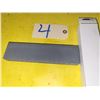 Image 1 : Pierre d'Affutage Gr.220 / Medium Stone Gr.220 8" x 2" x 1"