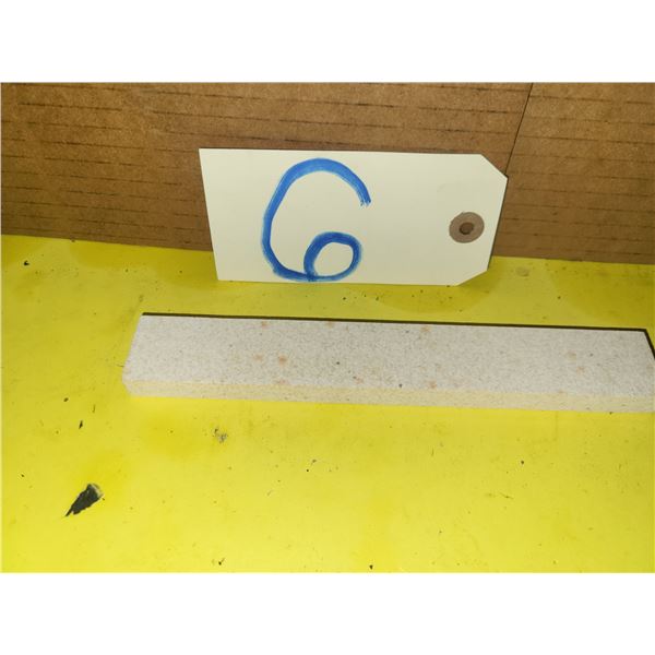 Pierre d'Affutage Orange / Orange Grinding Stone 8" x 1"3/16 x 1/2"