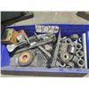 Image 1 : Box with Contain