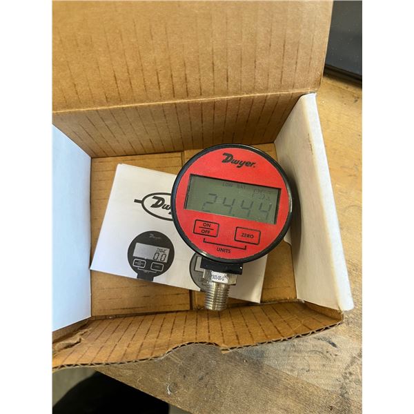 Pressure Gage (battery)
