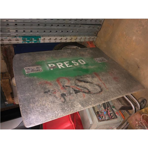 Dock plate