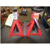 Image 1 : Two Motomaster 2 Ton Jack Stands