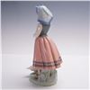 Image 2 : Lladro Porcelain Figurine Josepha Feeding Duck 01005201