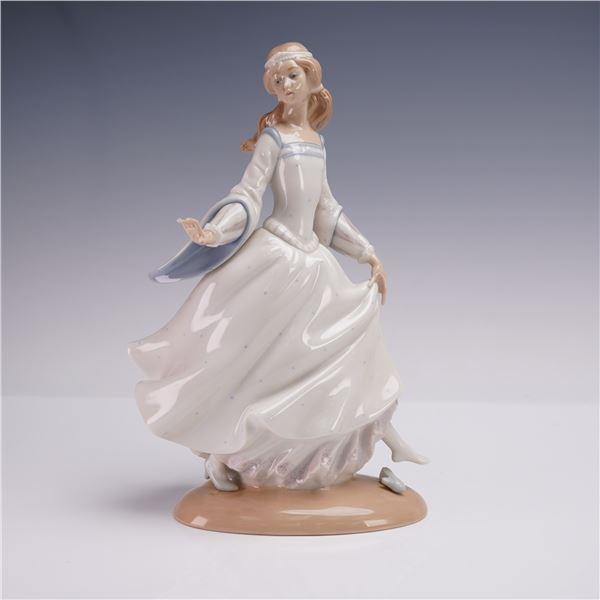 Lladro Porcelain Figurine, Cinderella 1004828