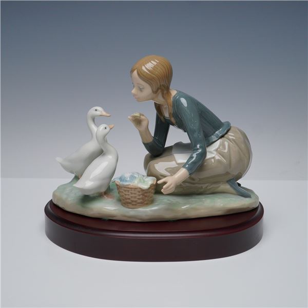 Lladro Porcelain Figurine, Feeding the Ducks 1004849 with Base