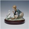 Image 1 : Lladro Porcelain Figurine, Feeding the Ducks 1004849 with Base