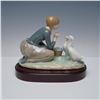 Image 3 : Lladro Porcelain Figurine, Feeding the Ducks 1004849 with Base