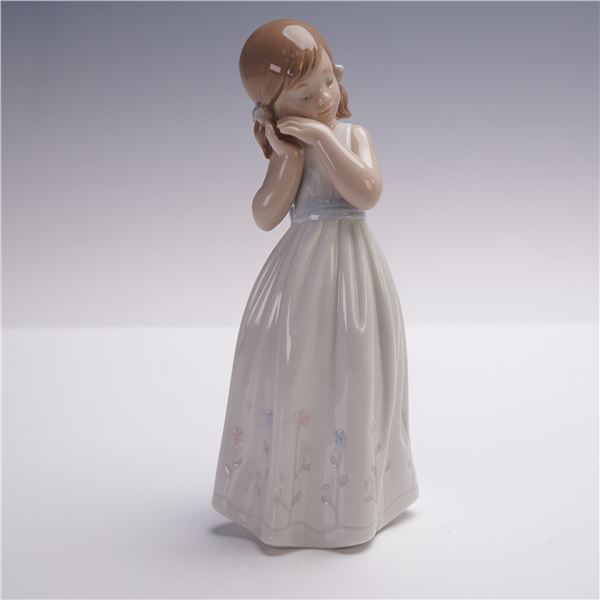 Lladro Porcelain Figurine, My Sweet Princess 1006973