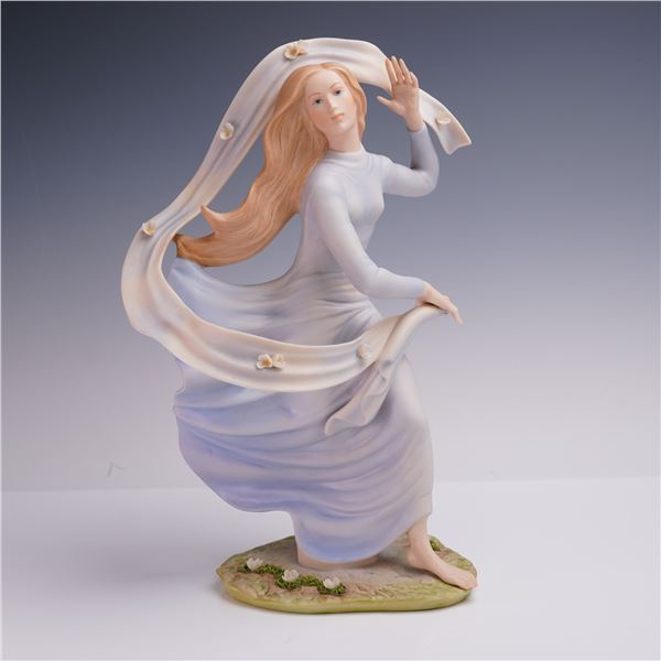 Goebel Porcelain Figurine Woman in Flowing Gown Ispanky