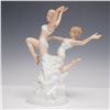 Image 3 : Wallendorf Porcelain Figurine, Two Girls in The Surf