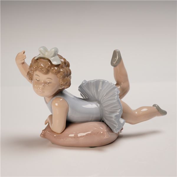 Lladro Porcelain Figurine, Little Ballet Girl 01005109