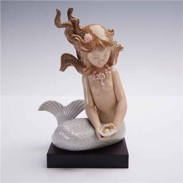 Lladro Porcelain Figurine, Mirage 1001415 with Base