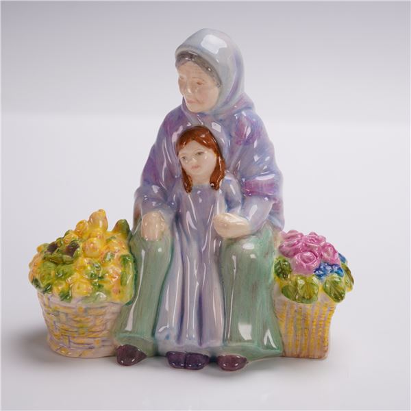 Royal Doulton Miniature Figurine, Granny's Heritage HN4811