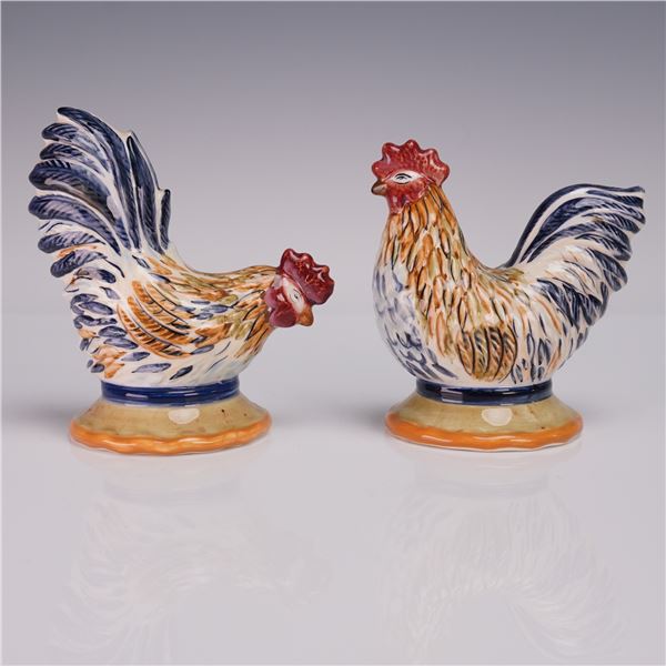 2pc Ceramic Salt and Pepper Shakers Hand Painted Chickens