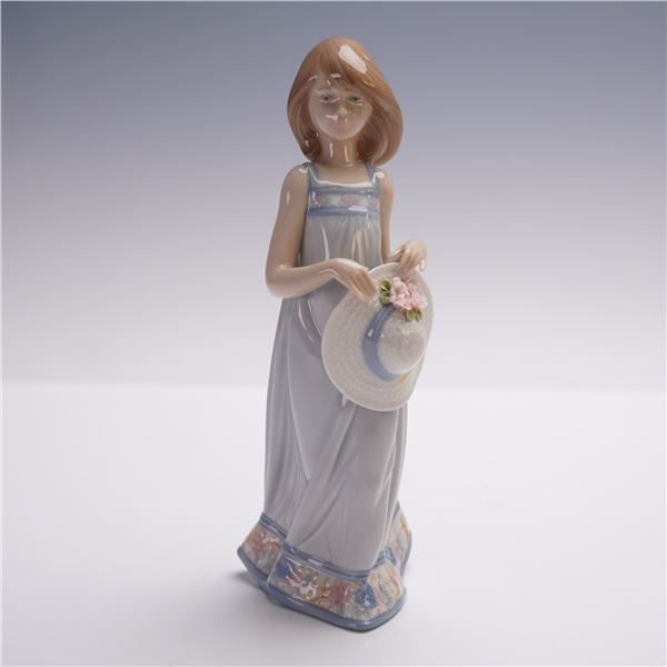 Lladro Porcelain Figurine Cathy 01005643