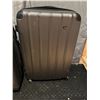 Image 2 : HEYS Hard Shell Luggage Set