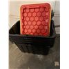 Image 5 : 5 Totes with Lids