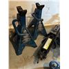Image 2 : Jacks & Axle Stands