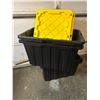 Image 1 : 102 Gallon Totes