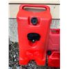 Image 4 : Jerry Cans
