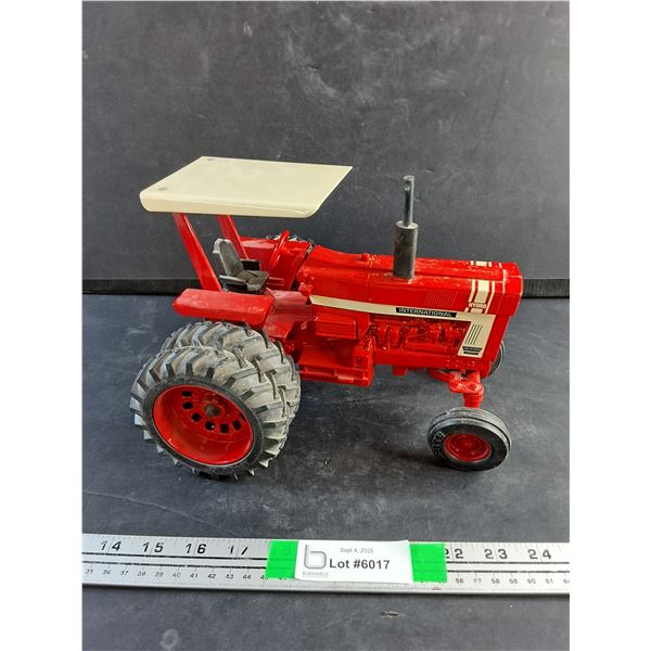 Die Cast International 100 Hydro Tractor Model
