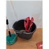 Image 8 : *Mop Bucket, Mop, Extendable Brush - As Is CANNOT SHIP