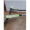 Image 3 : Yvolution Fliker F5 Scooter Green - Wheel(s) Stuck As Is  -  PICK UP