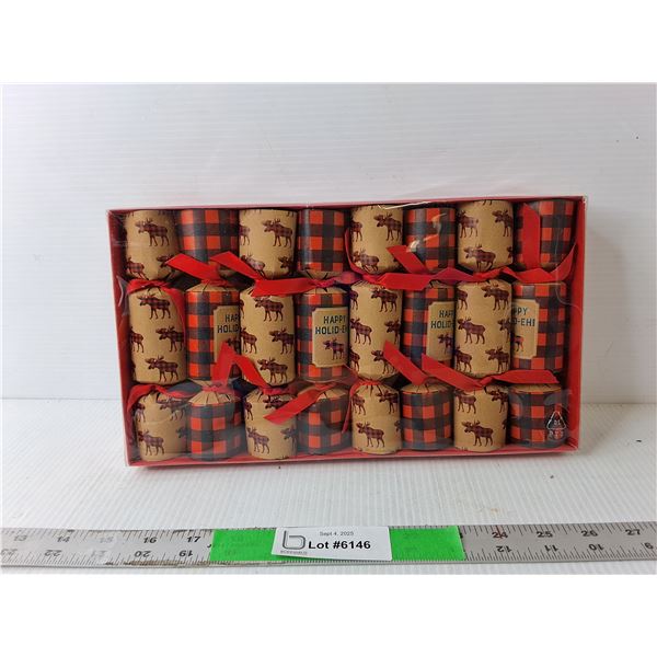 Christmas Crackers (8) Unused - AS IS
