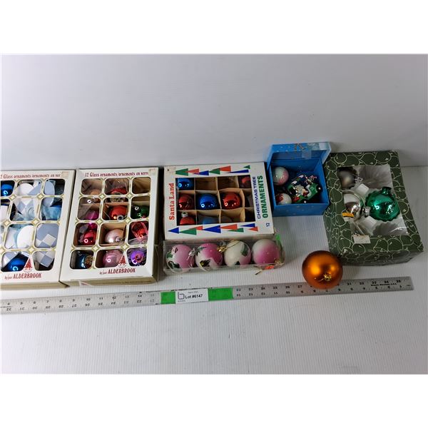 Christmas Extraordinaire Ornament Lot