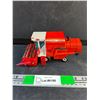 Image 1 : 8460 Massey Ferguson Toy Combine
