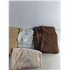 Image 3 : (4) Towels