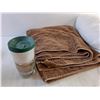 Image 2 : Yarn, Towel, Mattress Protector, Insulated Cup