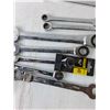 Image 4 : 1-1/16" Ratcheting Wrench, Pivoting Ratchet Wrenches, 7/8", 18mm, Other