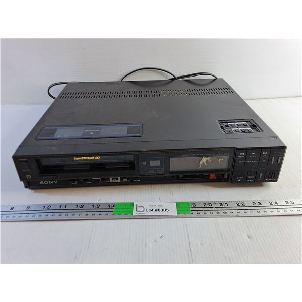 Sony Betamax Video Cassette Recorder - Powers On, As Is