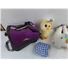 Image 3 : 10″ Kids Unicorn Slippers, Chick Plushie, High Sierra Lunch Bag, Misc