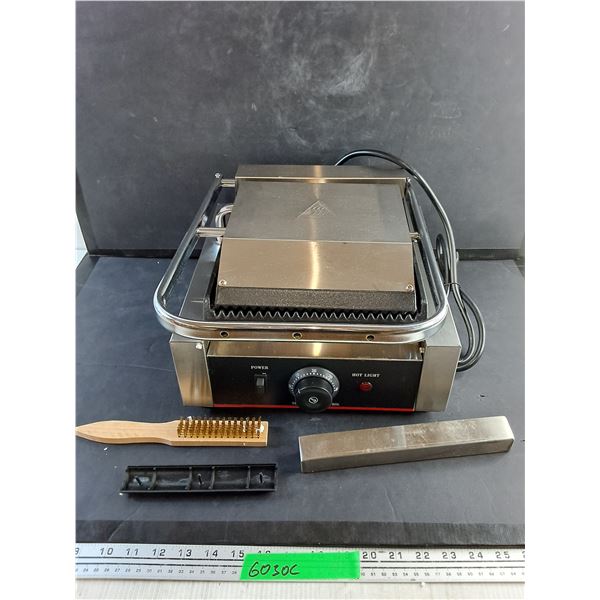 Panini Press - Seems New