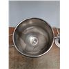 Image 2 : *Commerical Mixing Bowl, Dough Hook Attachment - Cannot Ship