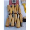 Image 2 : Paint Brushes, Wire Brushes, Stamp Handles, Battery Terminal Puller