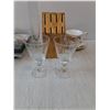 Image 2 : Non-Pull Mesh Harness, Knife Block, Tea Cup, (2) Glass & Brackets