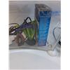 Image 3 : Small Fish Aquarium w/ Accessories - 12" x 10" x 8"