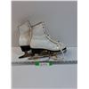 Image 1 : Daoust Women's Figure Skates - Approx Size 7.5