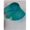 Image 2 : (4) Tupperware Measuring Cup Sets (Red & Green) & Ladle