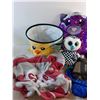 Image 2 : Plush Toys, Wine Opener, Laundry Basket, Various Bags